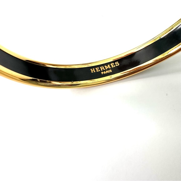 Hermés Narrow Enamel Bangle Bracelet in Ocean Shell & Coral Motif - Picture 2 of 6